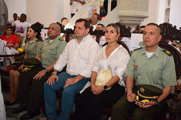 Coronel de la Policía Metropolitana de Santa Marta Jorge Bernal; Alejandra Quintero; Safuat Atunes Celedón, secretario privado Alcaldía de Santa Marta; coronel de la Policía del Magdalena Javier Alberto Duarte: subteniente Nancy Sandoval.