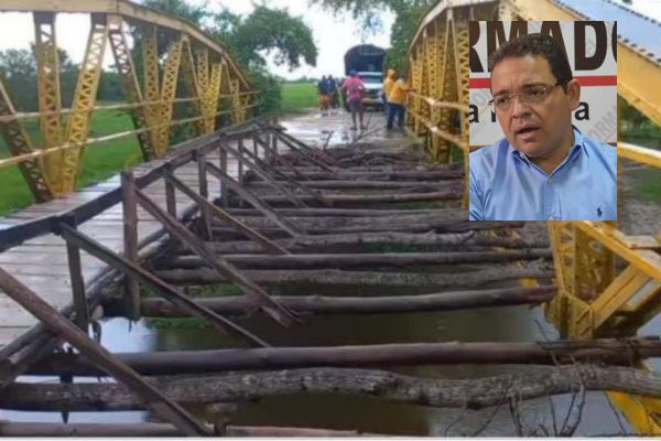 Tal y como se evidencia, la comunidad viene improvisando el paso por el puente Michichoa colapsado el 30 de julio del año pasado.