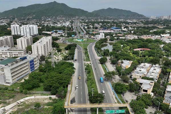 La obra tiene un tiempo de construcción de tres meses, tiempo en el que estará cerrada la vía Troncal del Caribe sector del Parque del Agua hasta la glorieta de La Piragua.