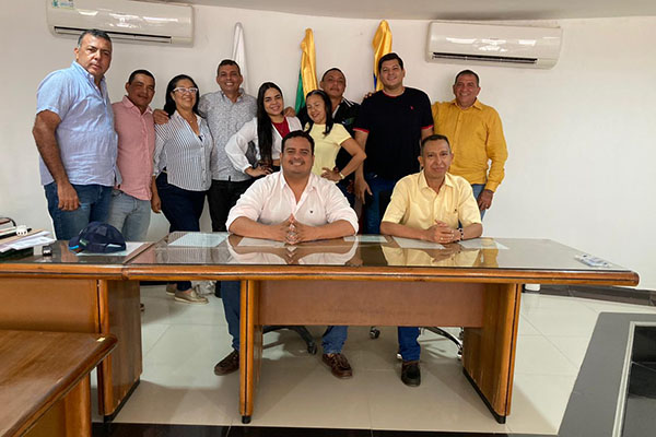 Los cabildantes de ambos municipios criticaron duramente al gobernador del Magdalena por las declaraciones en contra de una solicitud comunitaria que lleva más de un año sin resolverse. Los cabildantes de ambos municipios criticaron duramente al gobernador del Magdalena por las declaraciones en contra de una solicitud comunitaria que lleva más de un año sin resolverse.