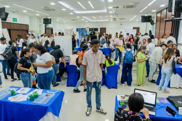 La feria laboral permitió que los samarios accedieran a las diferentes vacantes ofertadas por los sectores productivos de Santa Marta. 
