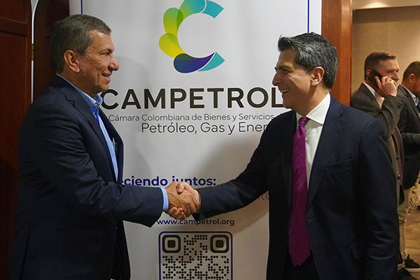 Nelson Castañeda, presidente de la Cámara Colombiana de Petróleo, Gas y Energía, y Miguel Espinosa, presidente ejecutivo de la Federación Colombiana de Agentes Logísticos en Comercio Internacional.