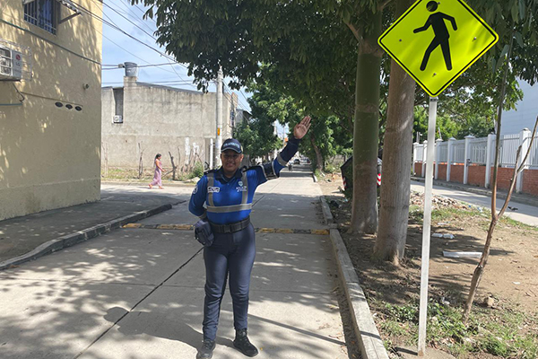 También se instalaron dos señales de tránsito en el sector con el fin de reducir los accidentes en el sector. 