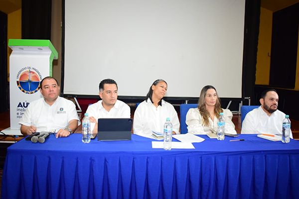 De izquierda a derecha, Alberto Mario Garzón Wilches, Contralor del Departamento del Magdalena; Andrés Idárraga, Secretario de Transparencia de la Presidencia; Wendy Torres, Procuradora General de la Nación; y Mildreth Armenta, Gerente de la Contraloría General de la República.