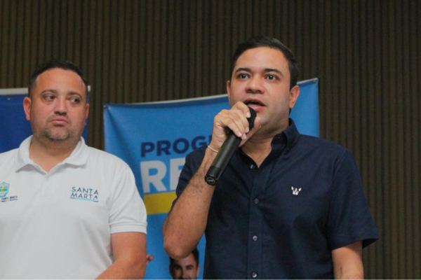 David Farelo Daza, secretario de Promoción Social, Inclusión y Equidad, y el director de Infancia, Adolescencia y Juventudes, Mario Salcedo Daza