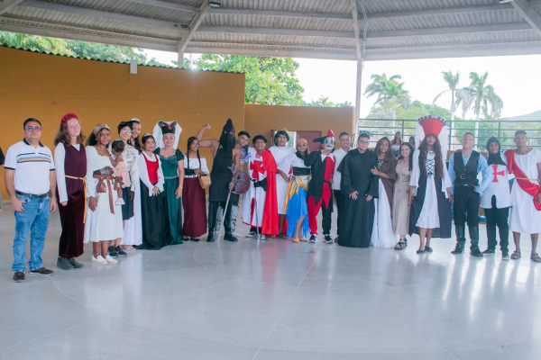 Personajes como Rodrigo de Bastidas, emperadores romanos, guerreros, dioses griegos, entre otros, fueron la representación de la época que se pudo apreciar durante la celebración.