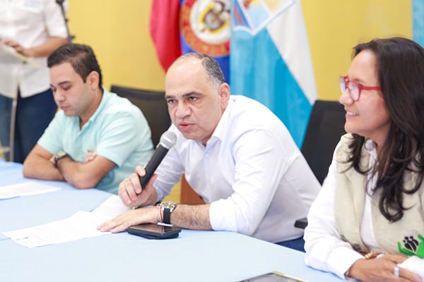 David Farelo Daza, secretario de Promoción Social, Inclusión y Equidad, y el director de Infancia, Adolescencia y Juventudes, Mario Salcedo Daza