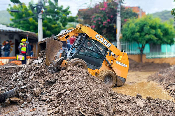 La alcaldía Distrital a través de la maquinaria amarilla ha intentado despejar todas las afectaciones provocadas por el aguacero.
