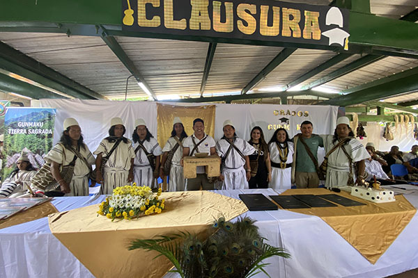 El rector Pablo Vera Salazar y el rector de la Institución Educativa de Gunmaku, Onasis Izquierdo llegaron a varios acuerdos para fortalecer el acceso a la educación superior de la comunidad arhuaca.