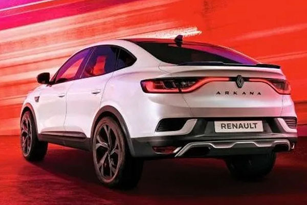 Parte de atrás de la Renault Arkana que cuenta con una caja automática de 7 velocidades y una tracción 4X2. 