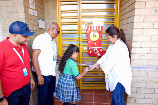 La entrega fue muy bien recibida por las directivas, los docentes y los estudiantes del centro educativo.