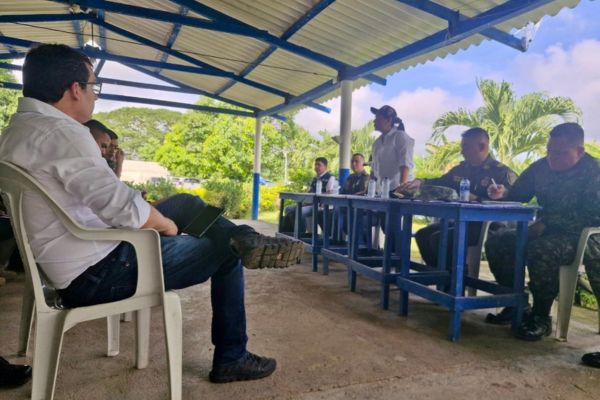 La presencia de grupos armados en la zona ha generado un clima de violencia y ha facilitado la comisión de delitos como extorsiones y robos.