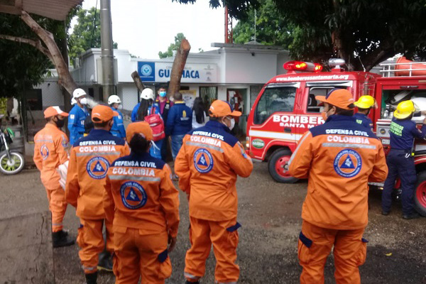 La Defensa Civil alerta que las fuertes lluvias pueden provocar el desbordamiento de ríos y arroyos.