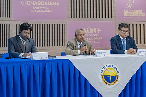 Los pares internacionales se reunieron con los estudiantes, docentes, egresados y directivos para evidenciar el cumplimiento de varios componentes.