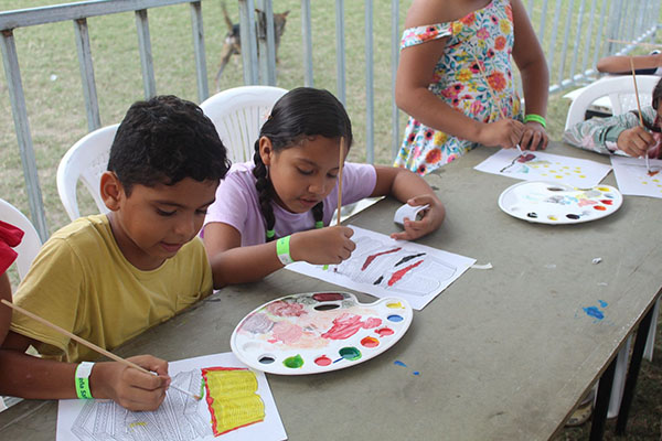  En las jornadas se llevan a cabo talleres de pintura, actividades lúdicas, y regalos para los niños. 