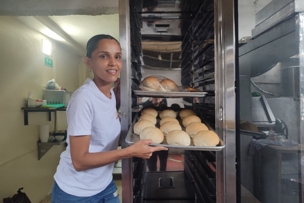 Jessica Araujo una de las beneficiadas con este proyecto para las mujeres emprendedoras. 