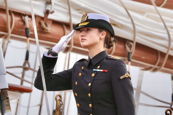 La Princesa de Asturias, Leonor, se embarca este sábado en el buque escuela de la Armada española Juan Sebastián de Elcano para iniciar la travesía del 97 crucero de instrucción. EFE/ Román Ríos.