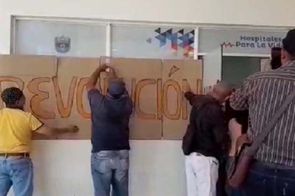 Los contratistas hacen un llamado a la Gobernación del Magdalena para que se ponga al día con los salarios adeudados.
