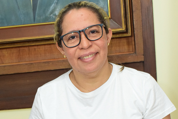 Gloria Larios Jiménez, rectora de la Institución Educativa Distrital Liceo Celedón