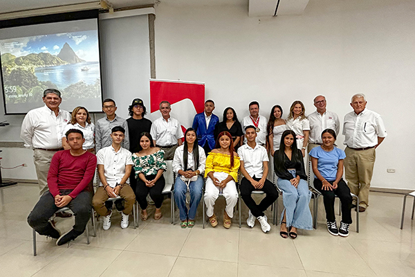 La empresa minera apoya a jóvenes de diferentes municipios para garantizar una educación inclusiva, equitativa y de calidad. La empresa minera apoya a jóvenes de diferentes municipios para garantizar una educación inclusiva, equitativa y de calidad.