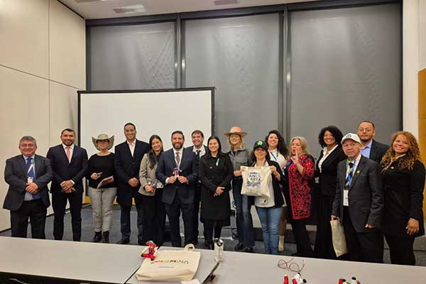 La delegación samaria en Fitur encabezada por José Domingo Dávila, director de Indetur, y Omar García, presidente de Cotelco Magdalena.
