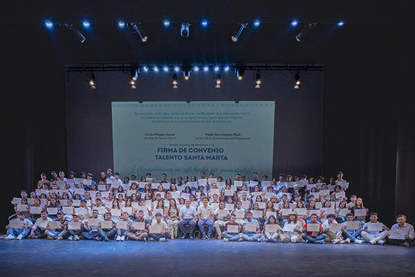 En el Teatro Santa Marta los beneficiarios de la estrategia de inclusión conocieron de parte del Rector Pablo Vera, los detalles de este proyecto que hoy es una realidad.