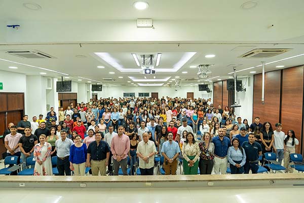 Alfredo Méndez Alzamora, rector de la Universidad Sergio Arboleda le dio la bienvenida a los nuevos estudiantes que se matricularon en diferentes carreras profesionales que ofrece la institución. 