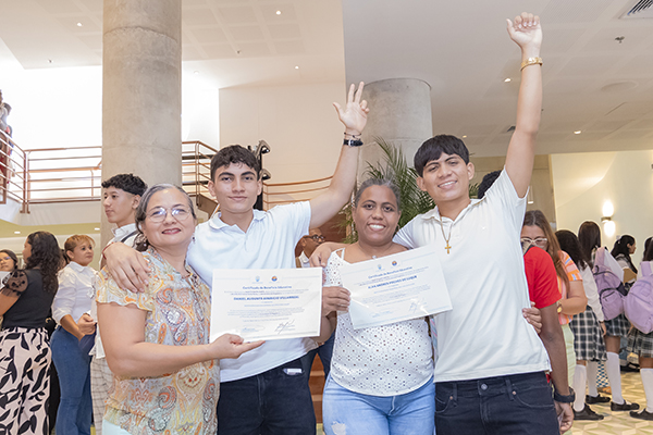 Son 255 familias samarias que verán cumplir los sueños de sus hijos de convertirse en profesional en una de las mejores universidades del país.