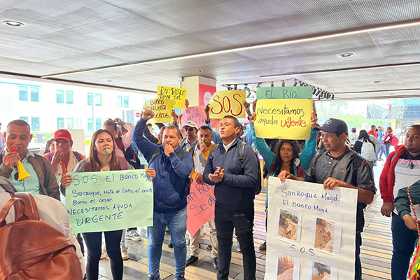 Ante la gravedad de la situación, una comisión de líderes comunales se trasladó a Bogotá para realizar una jornada de protesta pacífica.