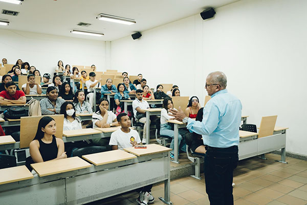 Para unos, se marca el inicio de un camino de aprendizajes y para otros culmina su formación profesional. Para unos, se marca el inicio de un camino de aprendizajes y para otros culmina su formación profesional.