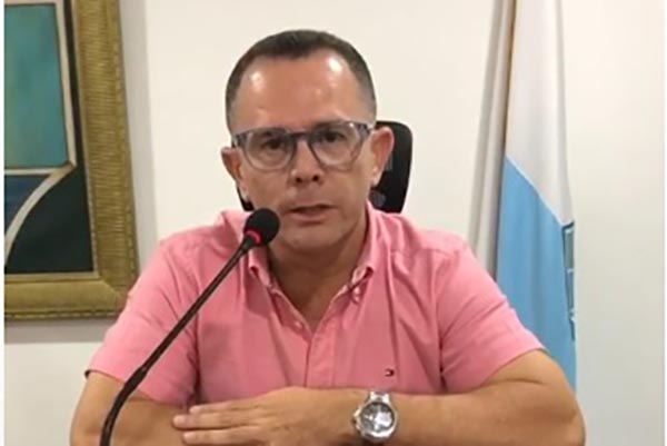 El concejal Howard  Escárraga.