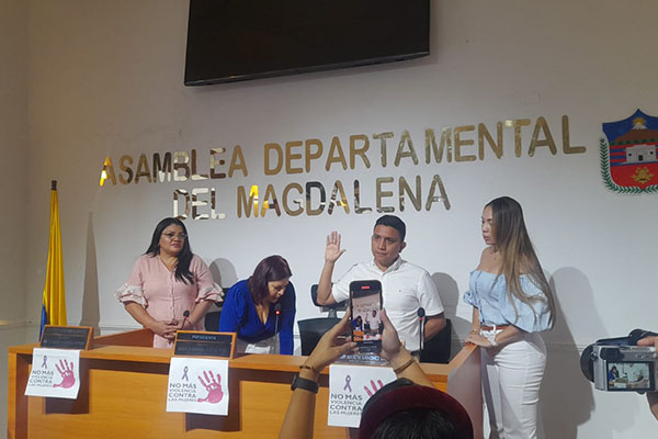 En la sesión ordinaria, se eligió por votación unanime de los presentes a Daniel Hernandez Meneses como nuevo secretario general de la Honorable Asamblea Departamental del Magdalena. En la sesión ordinaria, se eligió por votación unanime de los presentes a Daniel Hernandez Meneses como nuevo secretario general de la Honorable Asamblea Departamental del Magdalena.