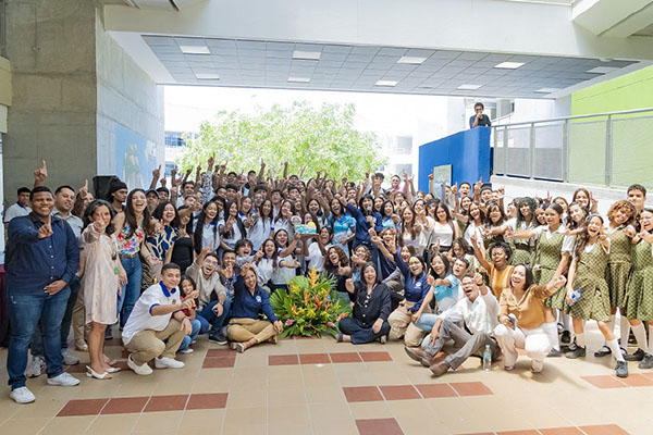 El acto conmemorativo del programa de Ingeniería Pesquera, reunió a toda la comunidad estudiantil, docente del Programa, profesionales del sector marítimo de la región Caribe e integrantes del programa ‘Colegios Amigos del Mar’.