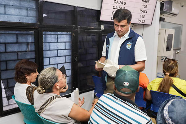 El efecto jurídico de esta medida implica que el Tribunal Contencioso de Cundinamarca decrete de manera inmediata y urgente la medida solicitada sin notificación previa a los accionados, según lo destacado por el Personero Edwar Orozc.