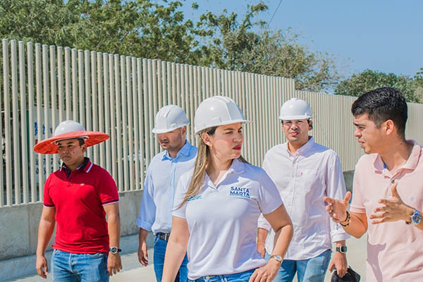 La implementación de estas tecnologías permitirá reducir el impacto ambiental del transporte público en la ciudad, según lo mencionado por Sandra Isabel Britto Linero, gerente del SETP.