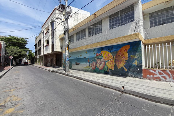 Un mural que no contribuye en nada en la preservación del patrimonio del Centro Histórico. Fue elaborado en la calle San Antonio (calle 20), entre las carreras tercera y cuarta. Un mural que no contribuye en nada en la preservación del patrimonio del Centro Histórico. Fue elaborado en la calle San Antonio (calle 20), entre las carreras tercera y cuarta.