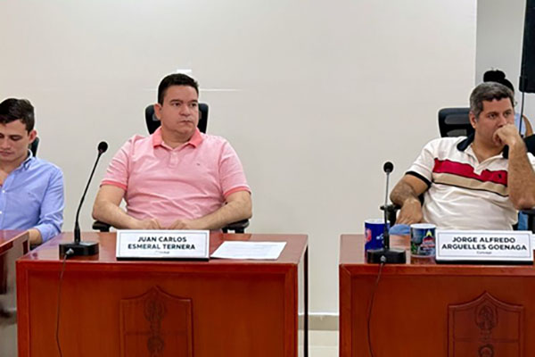 La iniciativa no fue bien recibida por algunos concejales, quienes expresaron su oposición al considerar que el proyecto carece de estudios sólidos.