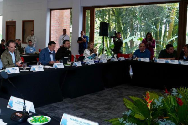 El mandatario manifestó que la principal obra por la que trabaja, es la solución definitiva al problema del agua en el Distrito.