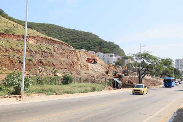 Obra en el cerro Ziruma cuenta con licencia urbanística, pero despierta preocupación. Foto derechos reservados EL INFORMADOR 