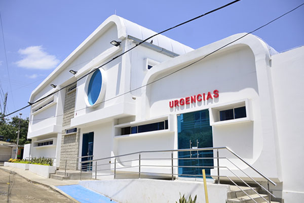 Se estima que esta medida permitirá un ahorro anual cercano a los 217 millones de pesos, recursos que podrán destinarse a la modernización de equipos médicos.