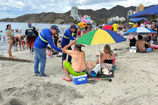 Si bien la ampliación del horario permitirá disfrutar más tiempo de las playas, las autoridades han manifestado su compromiso con la seguridad y el orden en estos espacios.