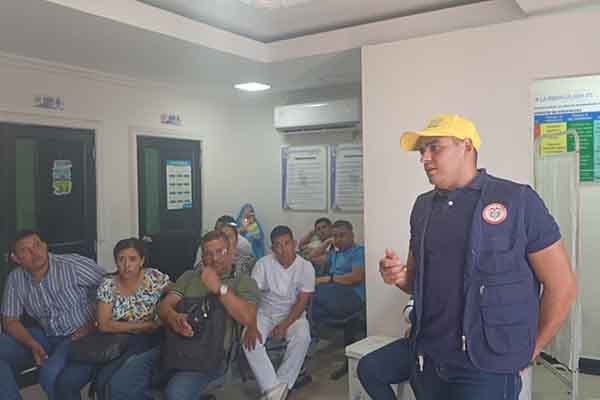 Imagen del momento en el que funcionarios de la Personería municipal hace presencia en la clínica ‘La Inmaculada’ en verificación de la situación.
