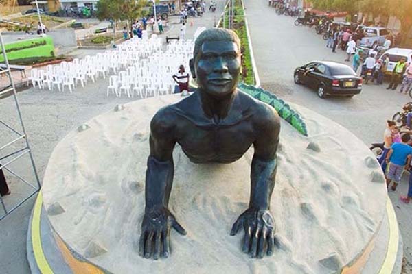 Escultura del ‘Hombre Caimán’ ubicada en el Municipio de Plato, Magdalena.