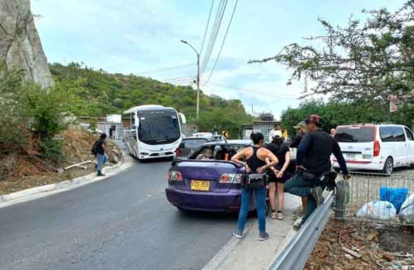 El líder David Cantillo Mattos resaltó que entre las 10:00 de la mañana y 4:00 de la tarde se presenta un colapso vehicular que afecta a toda la comunidad.