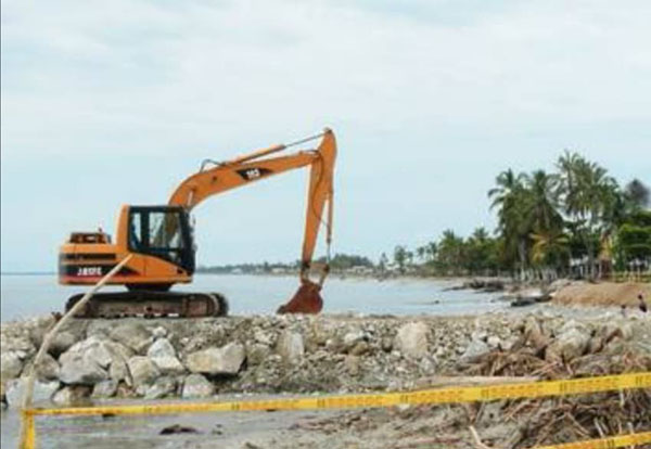 Maquinarias que trabajan en la construcción de los espolones de Ciénaga, Magdalena. Foto de referencia