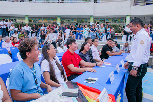 Los representantes estudiantiles felicitaron al rector Pablo Vera Salazar por su liderazgo que ha permitido brindar mayores oportunidades a los jóvenes del Magdalena.