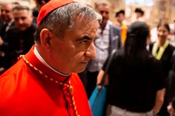 Cardenal Angelo Becciu. Foto Aciprensa
