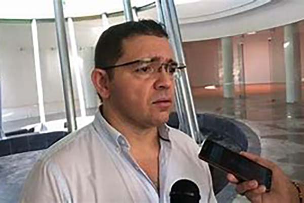 Gobernador,  Rafael Martínez