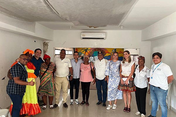 La administración distrital socializó con la Junta de Acción Comunal del barrio Cristo Rey la decisión de entregar la Ludoteca a la población afrodescendiente, como parte del compromiso con la inclusión y la promoción de la cultura étnica en Santa Marta.