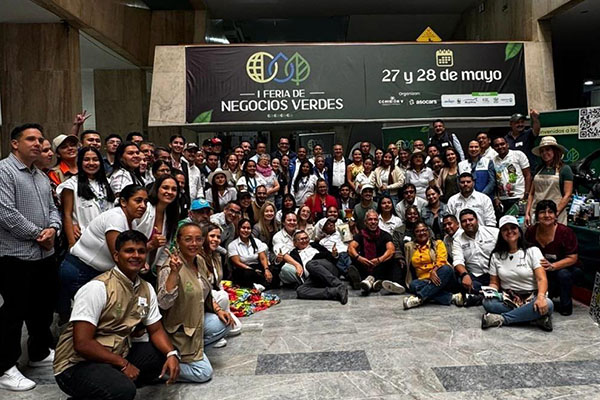 Funcionarios de Corpamag en la FNNG de la comisión quinta del Senado.